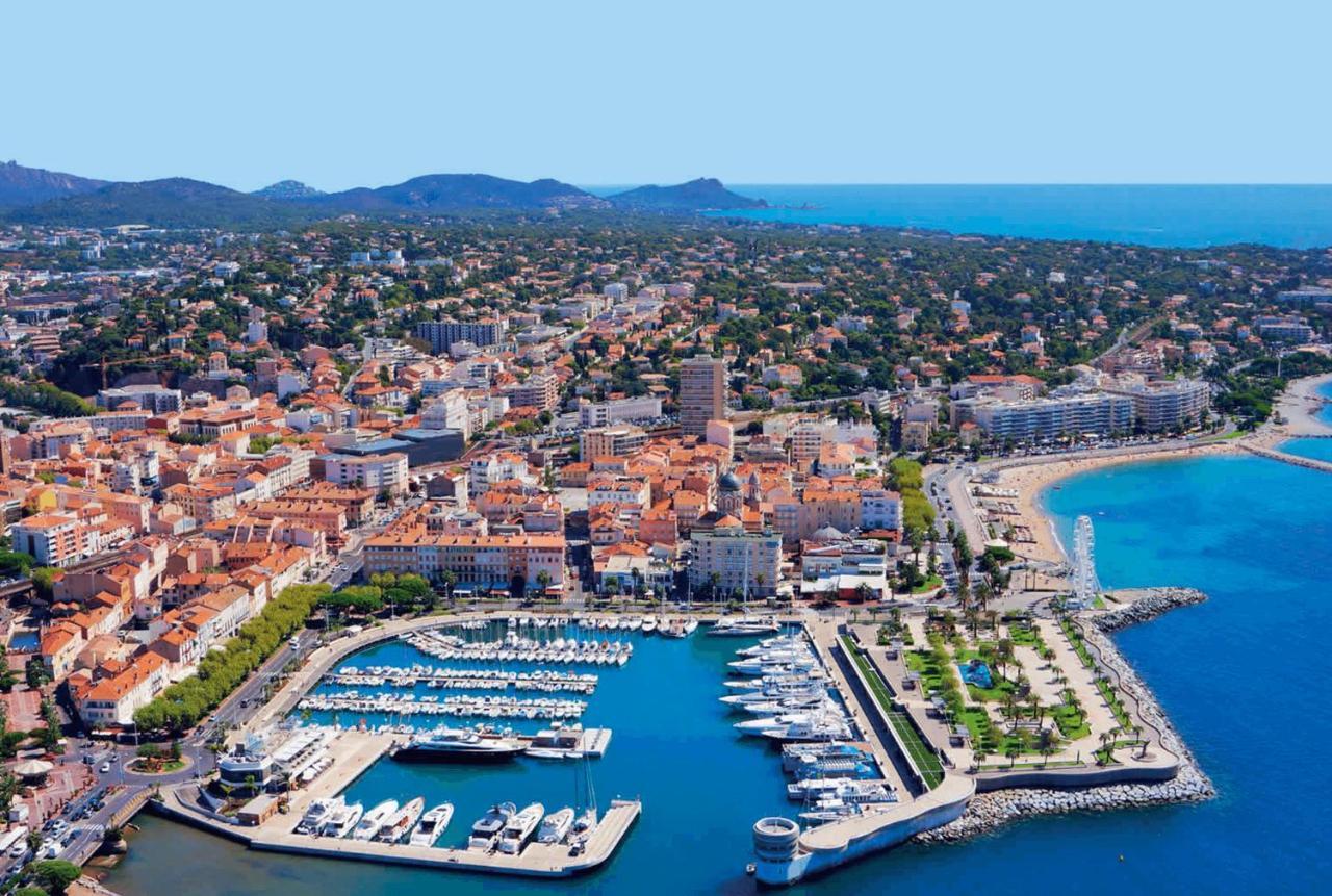 Oasis Des Grands Pins - Saint-Raphael - Residence Privee Avec Grande Piscine & Tennis Privee ภายนอก รูปภาพ
