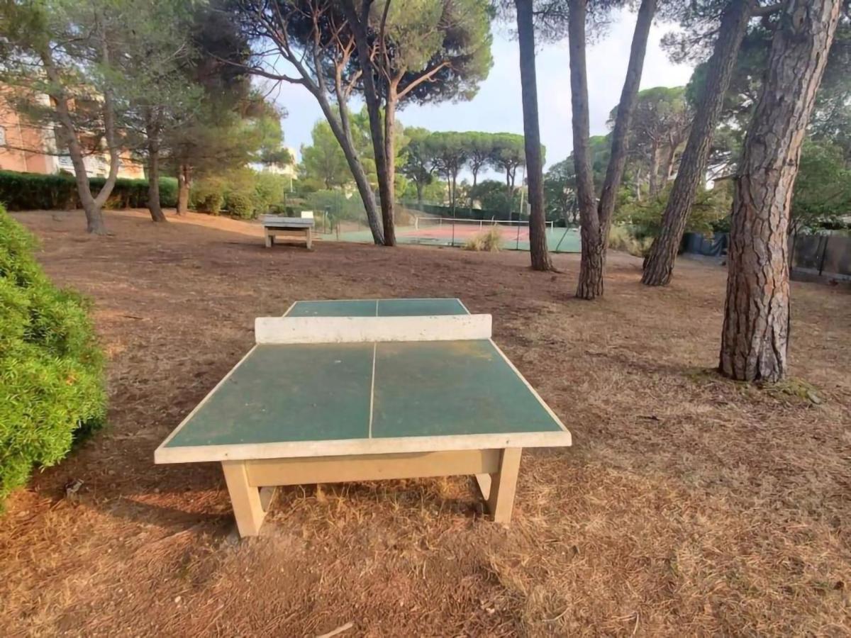 Oasis Des Grands Pins - Saint-Raphael - Residence Privee Avec Grande Piscine & Tennis Privee ภายนอก รูปภาพ